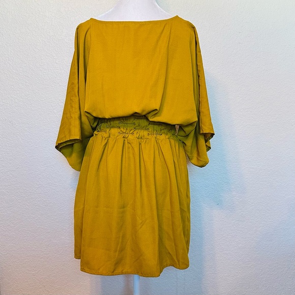Tularosa Sienna Dress in Mustard - Picture 6 of 8